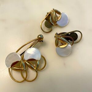 Art Nouveau Vintage brooch and clip-on earring set.
